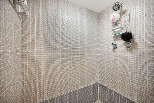 7135 Collins Ave 435, Miami Beach, FL 33141