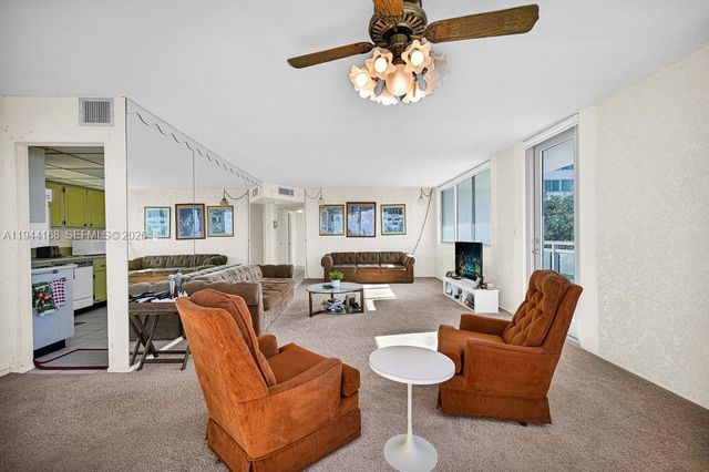 7135 Collins Ave 435, Miami Beach, FL 33141