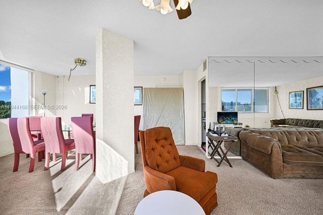 7135 Collins Ave 435, Miami Beach, FL 33141