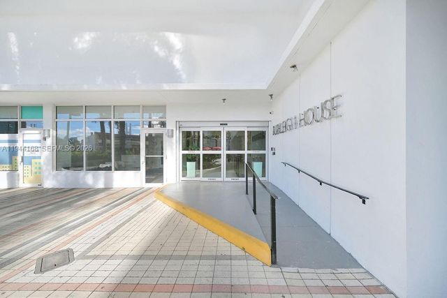 7135 Collins Ave 435, Miami Beach, FL 33141