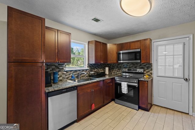 1768 Floye Drive, Loganville, GA 30052