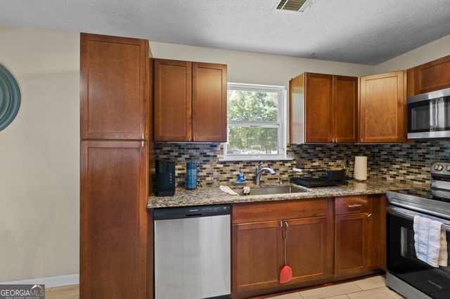 1768 Floye Drive, Loganville, GA 30052