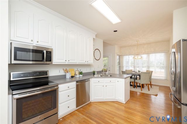 5713 Promontory Pl, Midlothian, VA 23112