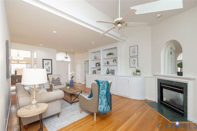 5713 Promontory Pl, Midlothian, VA 23112