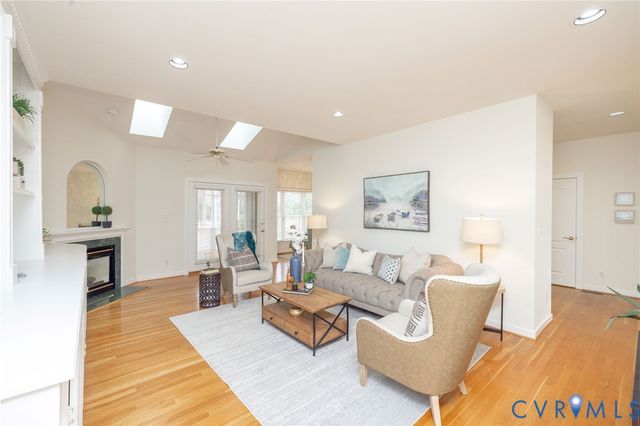 5713 Promontory Pl, Midlothian, VA 23112