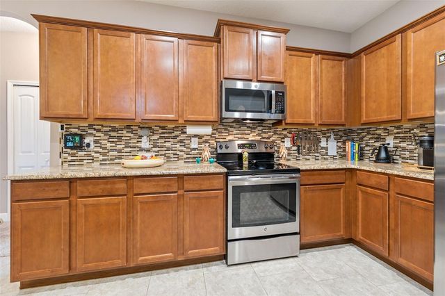 280 MAGNETA LOOP, Auburndale, FL 33823