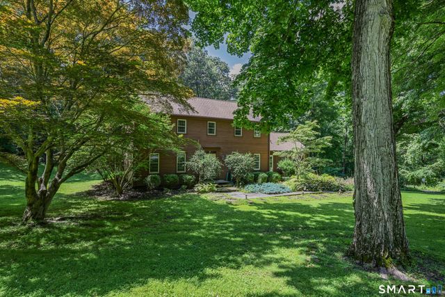 75 Great Ring Road, Newtown, CT 06482