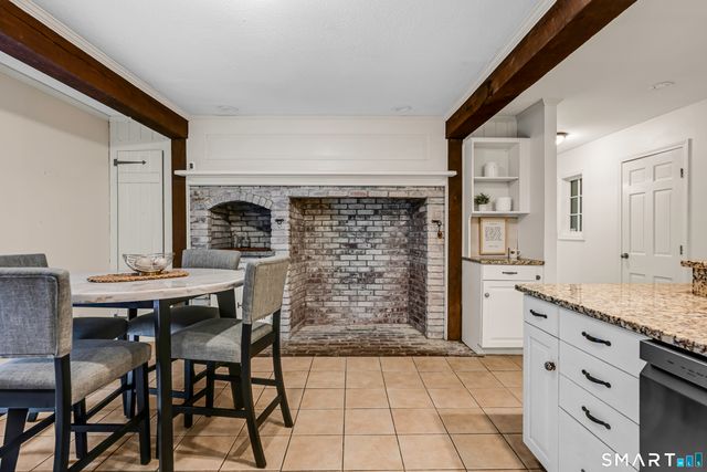 75 Great Ring Road, Newtown, CT 06482