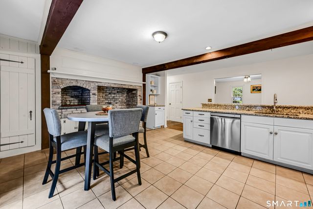 75 Great Ring Road, Newtown, CT 06482
