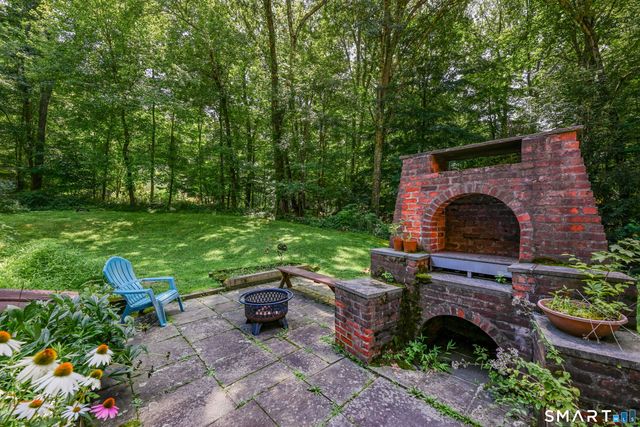 75 Great Ring Road, Newtown, CT 06482