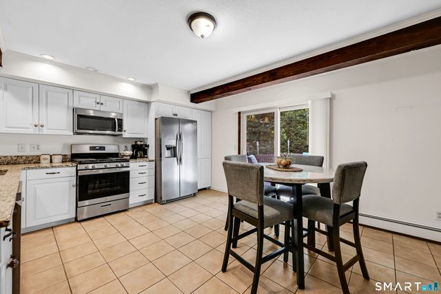 75 Great Ring Road, Newtown, CT 06482