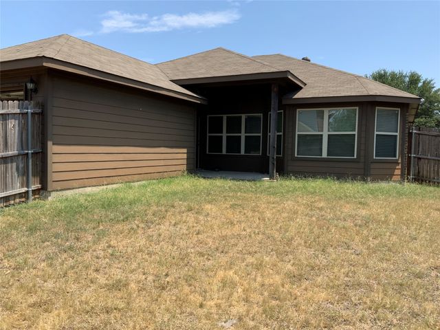 2122 Fair Weather Drive, Lancaster, TX 75146