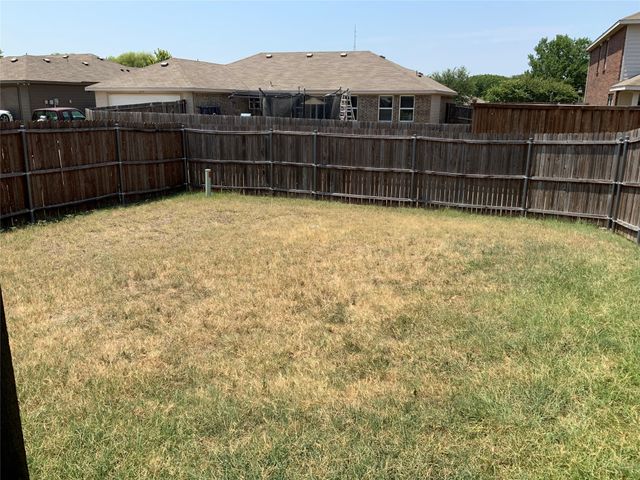 2122 Fair Weather Drive, Lancaster, TX 75146