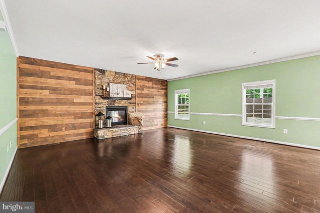 1095 TIMBER MILL LN, Fredericksburg, VA 22406