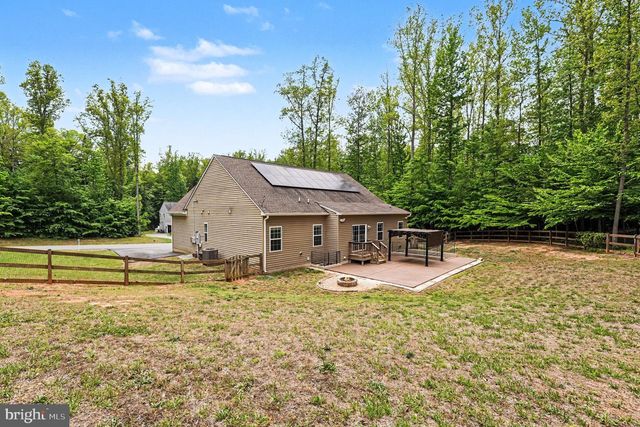 1095 TIMBER MILL LN, Fredericksburg, VA 22406