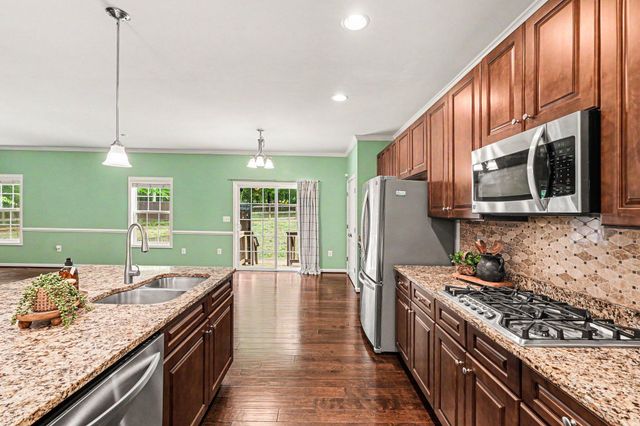 1095 TIMBER MILL LN, Fredericksburg, VA 22406