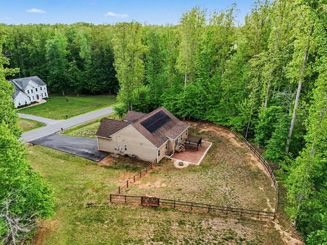 1095 TIMBER MILL LN, Fredericksburg, VA 22406