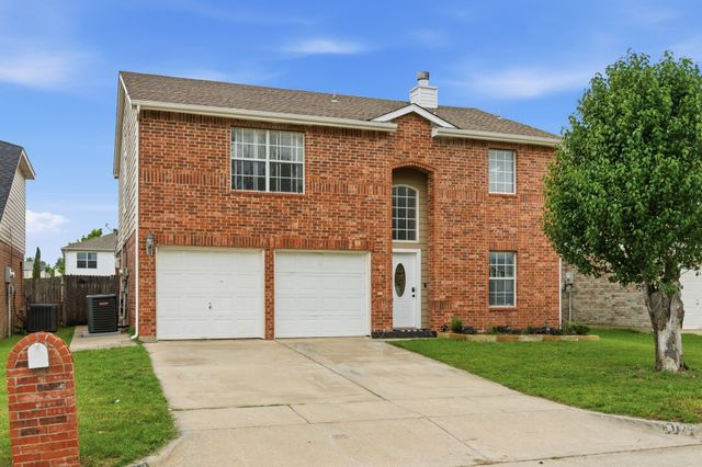 8173 Heritage Place Drive, Fort Worth, TX 76137