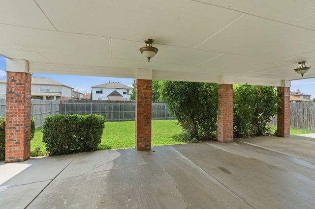 8173 Heritage Place Drive, Fort Worth, TX 76137