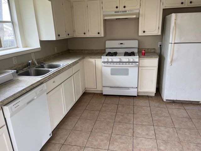 4907 Redfish Reef Drive, Bacliff, TX 77518