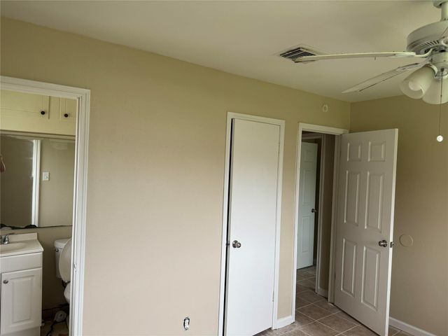 4907 Redfish Reef Drive, Bacliff, TX 77518