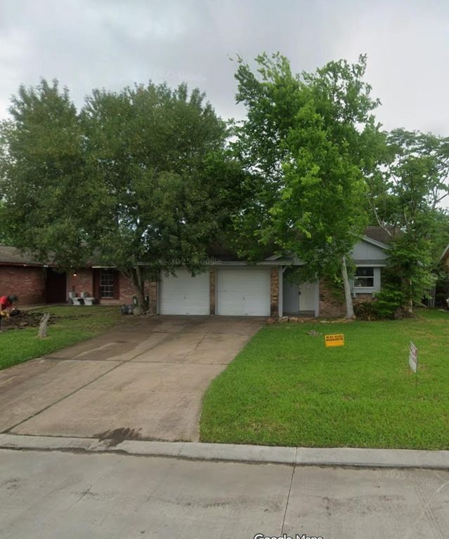 4907 Redfish Reef Drive, Bacliff, TX 77518