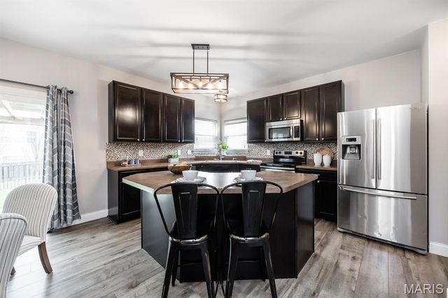 3020 Blackwood Drive, Belleville, IL 62221