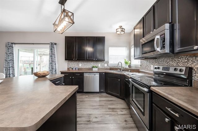 3020 Blackwood Drive, Belleville, IL 62221