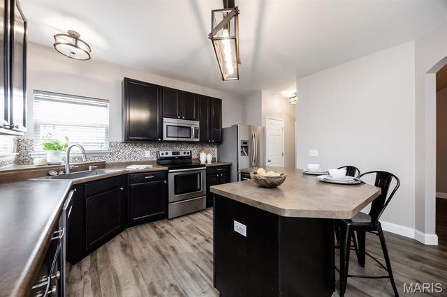 3020 Blackwood Drive, Belleville, IL 62221