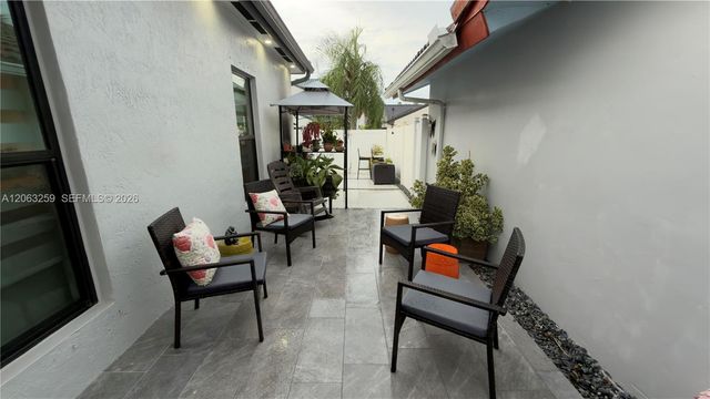 5765 SW 151st Ave, Miami, FL 33193