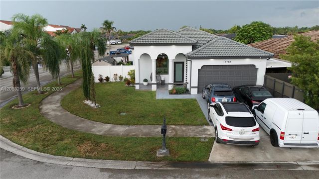 5765 SW 151st Ave, Miami, FL 33193