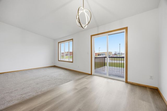 1133 39th Avenue S, Moorhead, MN 56560