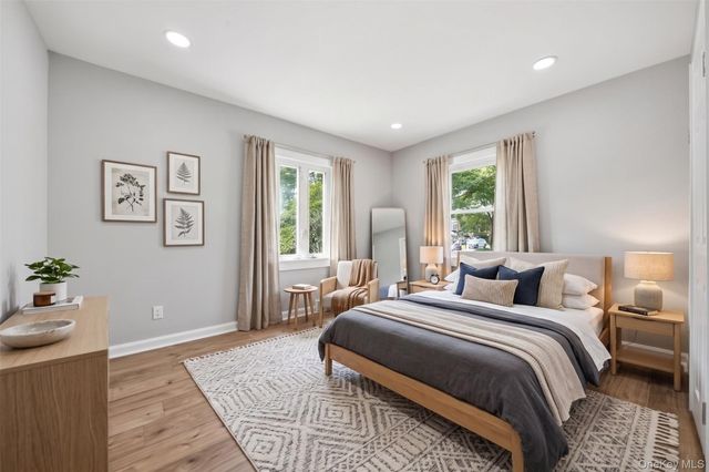 21 Independence Avenue, Babylon, NY 11702