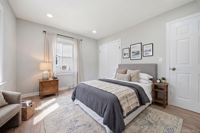 21 Independence Avenue, Babylon, NY 11702