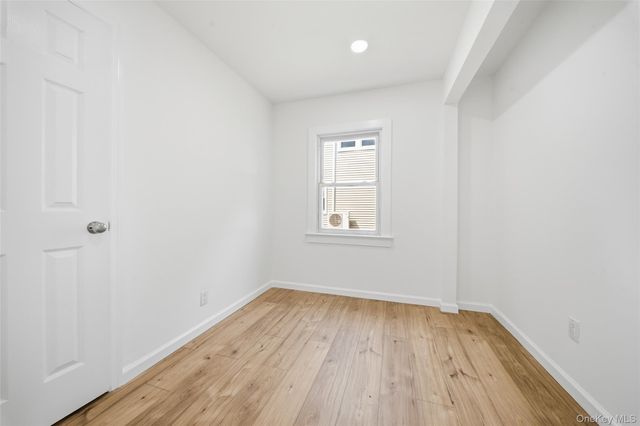 21 Independence Avenue, Babylon, NY 11702