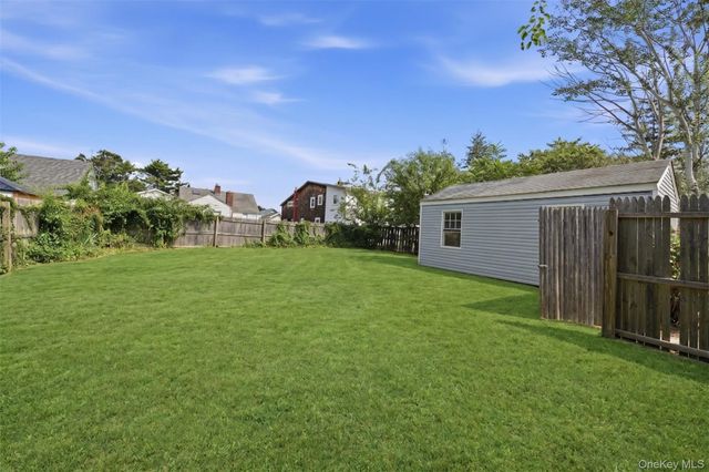 21 Independence Avenue, Babylon, NY 11702