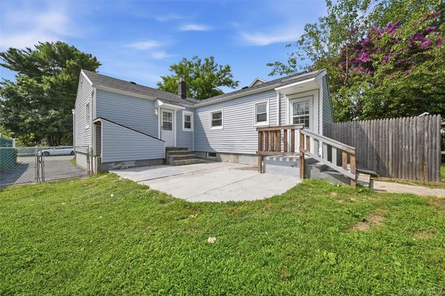 21 Independence Avenue, Babylon, NY 11702