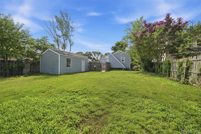 21 Independence Avenue, Babylon, NY 11702