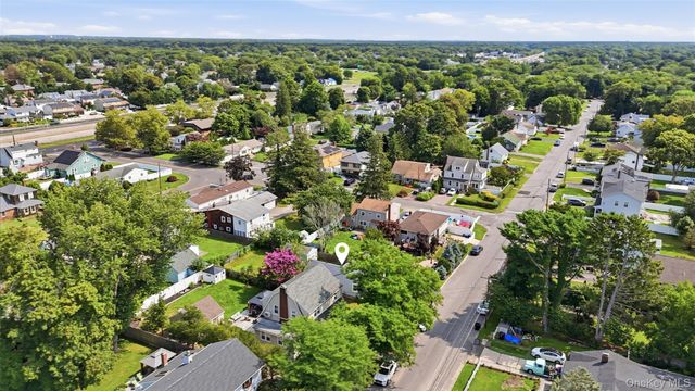 21 Independence Avenue, Babylon, NY 11702