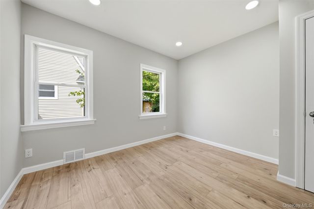 21 Independence Avenue, Babylon, NY 11702