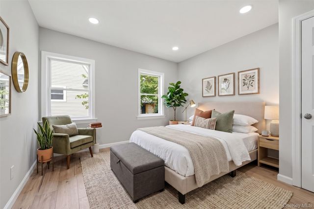 21 Independence Avenue, Babylon, NY 11702