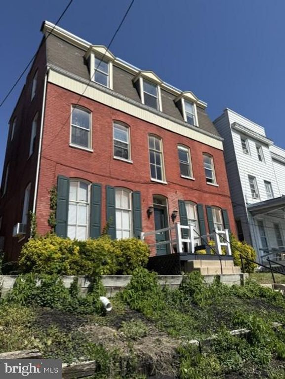 165 SUMMIT AVE, Hagerstown, MD 21740