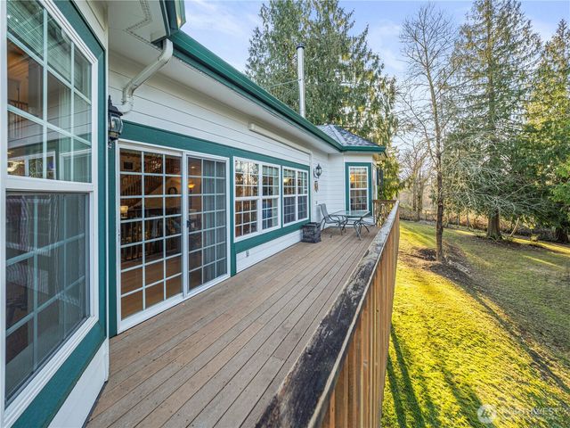12811 Kapowsin Highlands Drive E, Graham, WA 98338
