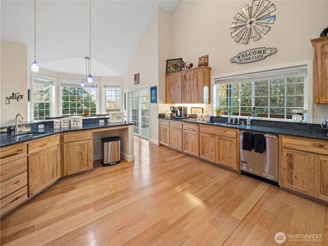 12811 Kapowsin Highlands Drive E, Graham, WA 98338