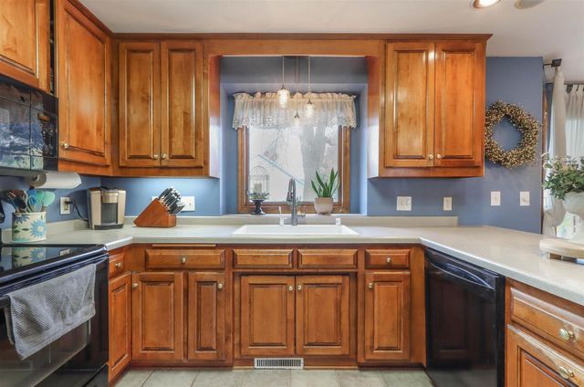 708 WESTFIELD STREET, Kaukauna, WI 54130