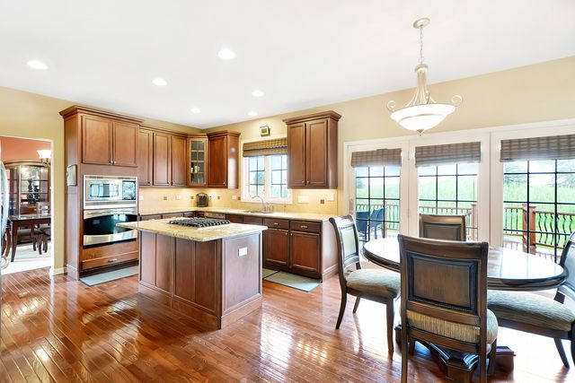 35 Open Parkway N, Hawthorn Woods, IL 60047