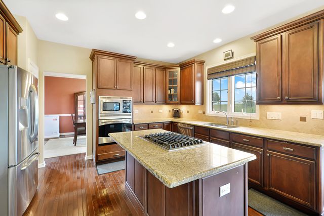 35 Open Parkway N, Hawthorn Woods, IL 60047