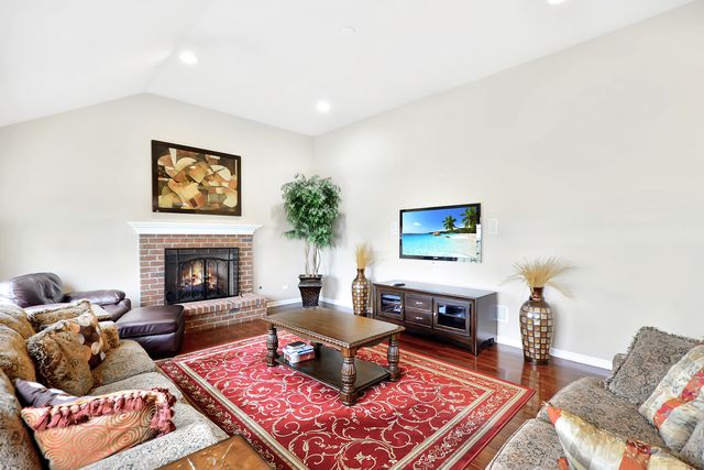 35 Open Parkway N, Hawthorn Woods, IL 60047