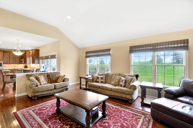 35 Open Parkway N, Hawthorn Woods, IL 60047