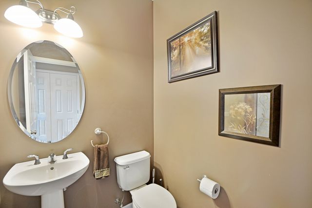 35 Open Parkway N, Hawthorn Woods, IL 60047